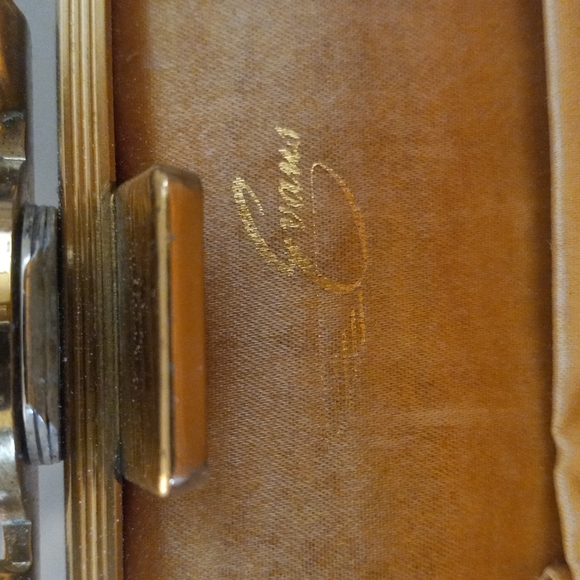 Evans Clutch with Fan Clasp - Picture 7 of 7